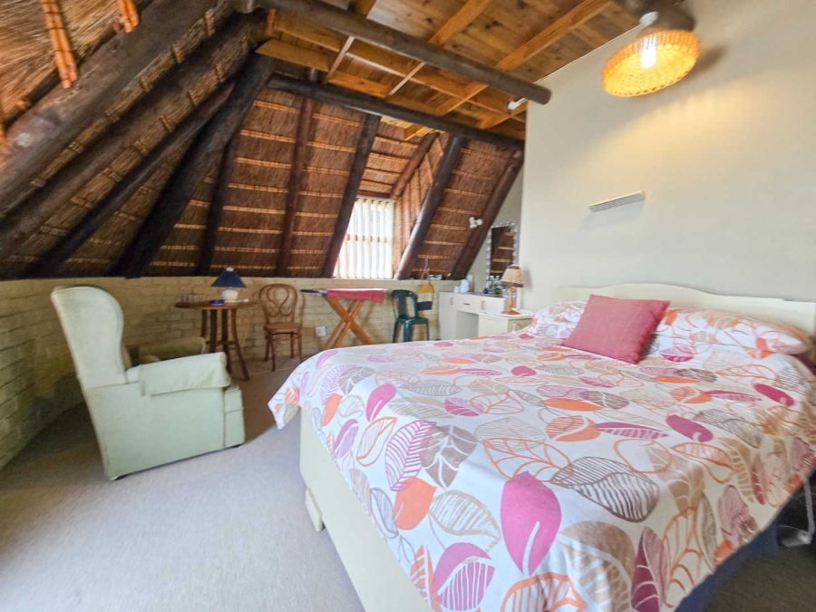 4 Bedroom Property for Sale in Stilbaai Wes Western Cape